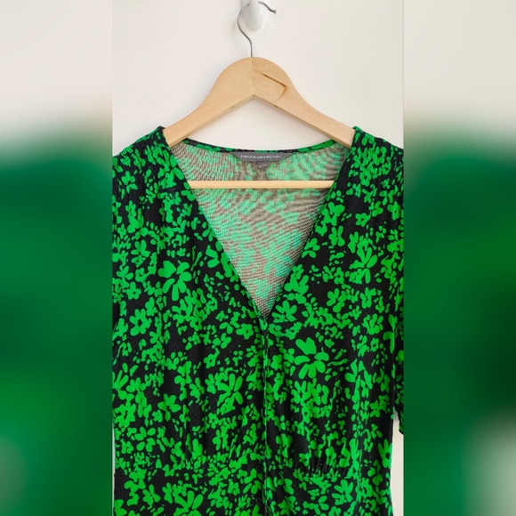 French Connection Green Black Floral Ditsy Short Sleeve Tea Midi dress Size 10 - Picture 3 of 12